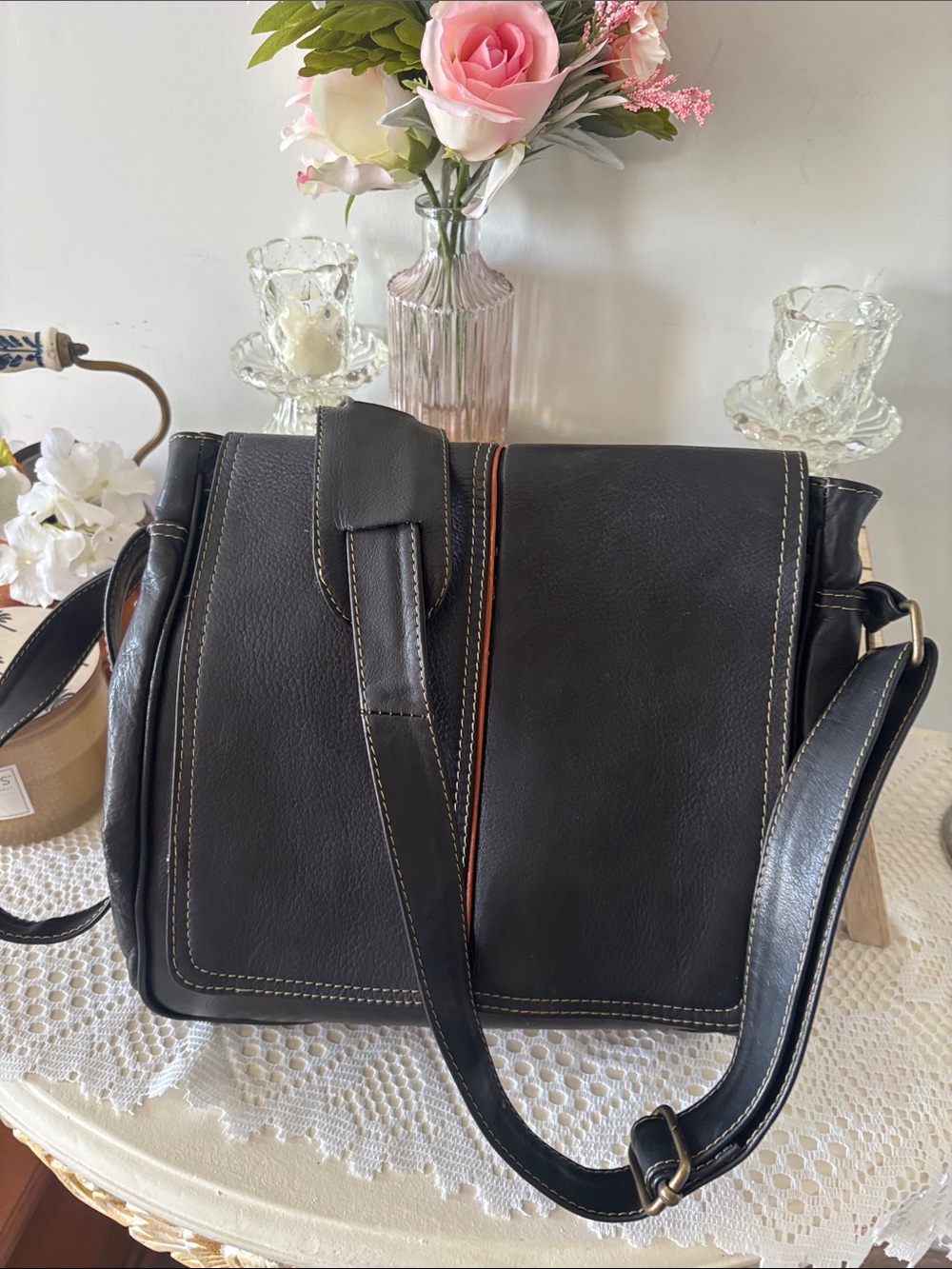 Classic Black messenger bag  Leather Crossbody Bag - Stylish Everyday Carry